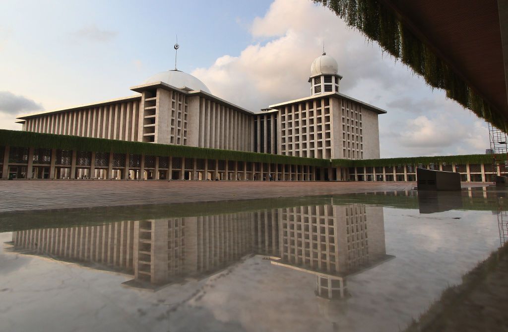Salat Idul Adha 2023 akan digelar di Masjid Istiqlal. Kegiatan tersebut berlangsung pada Kamis, 29 Juni 2023. Simak ketentuan salat Idul Adha 2023 di Istiqlal!